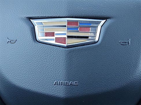 Used 2023 Cadillac XT6 Premium Luxury image 22