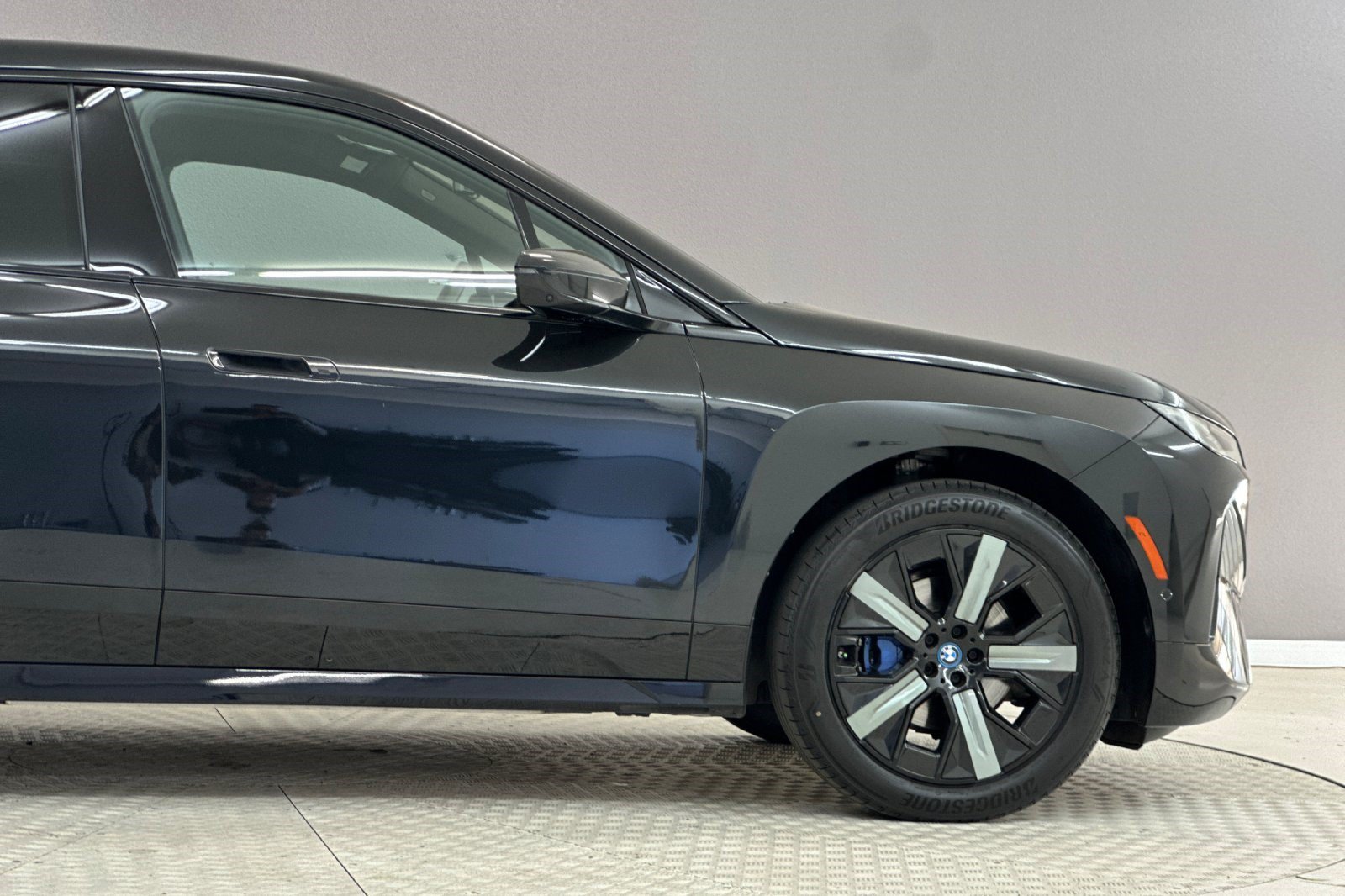Used 2024 BMW iX xDrive50 w/ Premium Package AWD/4WD image 36
