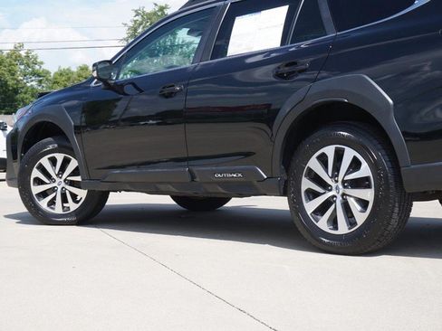 Used 2023 Subaru Outback Premium AWD/4WD image 13