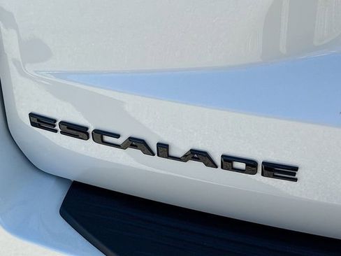 Used 2024 Cadillac Escalade Sport Platinum w/ LPO, ONYX Package image 11