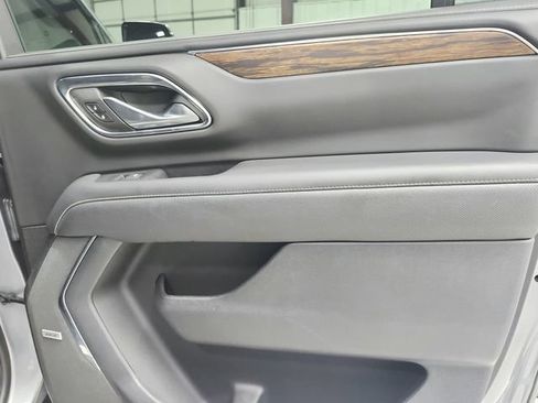 Used 2023 Chevrolet Suburban Premier AWD/4WD image 53