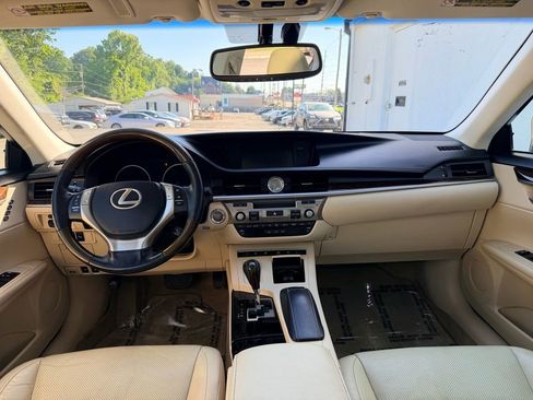Used 2015 Lexus ES 350 w/ Luxury Package FWD image 18