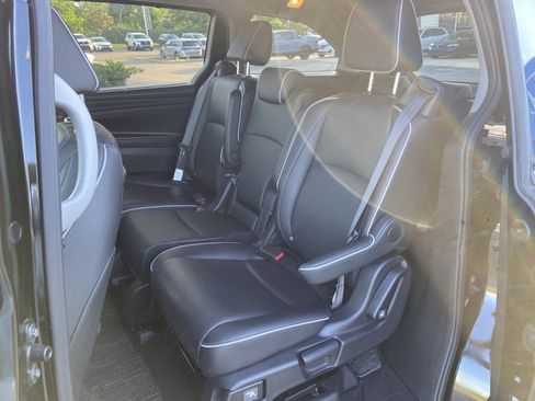 Used 2023 Honda Odyssey Elite image 14