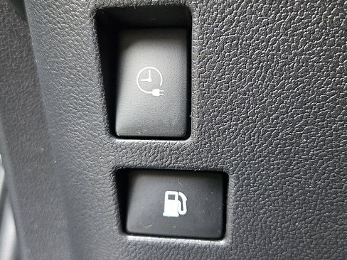 Used 2022 Toyota Prius Prime XLE image 27