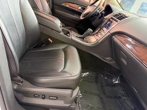 Used 2013 Lincoln MKX AWD image 24