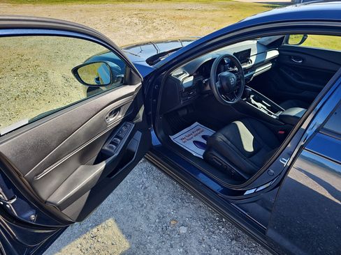 Used 2023 Honda Accord EX image 16