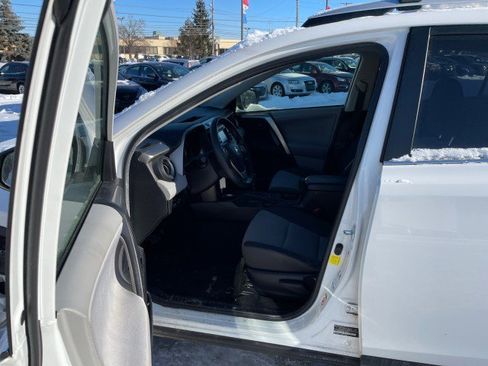 Used 2013 Toyota RAV4 LE image 10