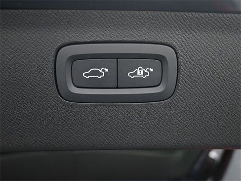 Used 2023 Volvo XC90 B6 Plus w/ Protection Package Premier image 28