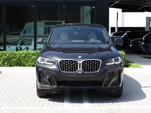 Used 2025 BMW X4 xDrive30i AWD/4WD image 3