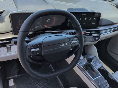 New 2026 Kia Sportage EX FWD image 9
