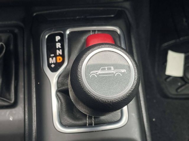 Used 2023 Jeep Gladiator Overland w/ LED Lighting Group AWD/4WD image 18