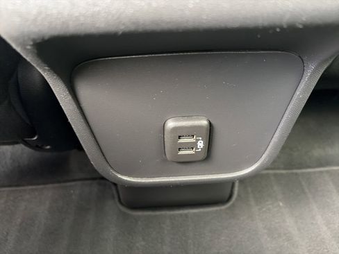 Used 2019 Chevrolet Equinox LT w/ Driver Convenience Package FWD image 30