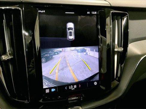 Certified 2023 Volvo XC60 B5 Core image 22