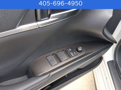 Used 2022 Toyota Camry XSE image 16