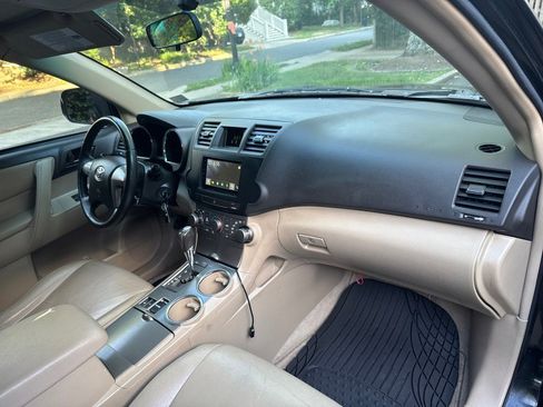 Used 2010 Toyota Highlander 4WD image 22