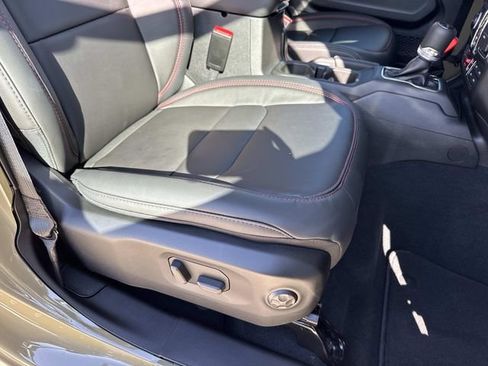 New 2025 Jeep Gladiator Rubicon image 15