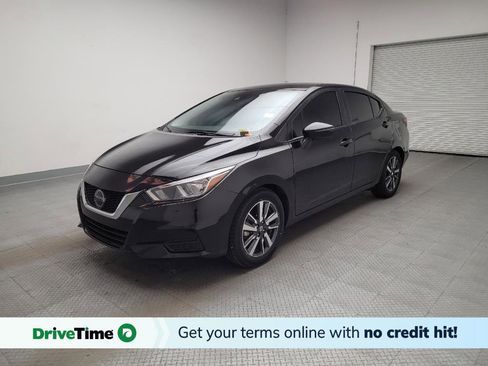Used 2021 Nissan Versa SV image 1