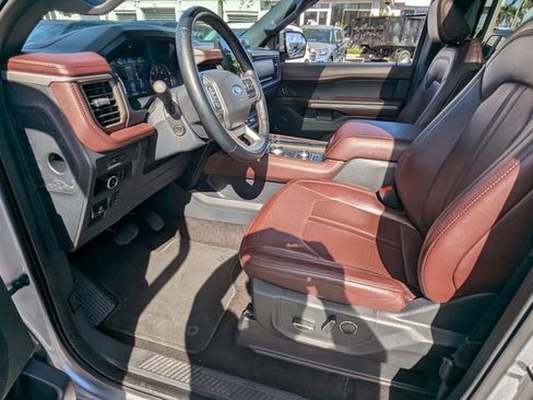Used 2023 Ford Expedition Max Limited image 8