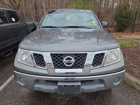 Used 2009 Nissan Frontier SE w/ SE Value Truck Pkg AWD/4WD image 9