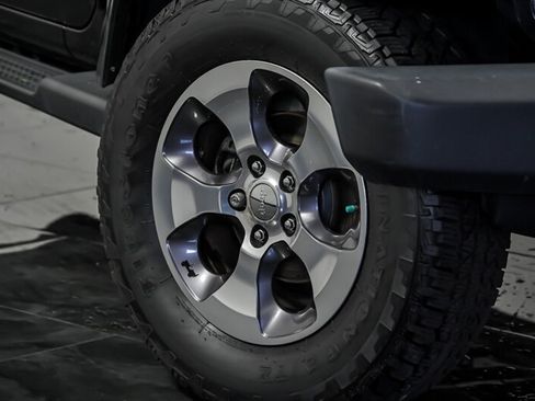 Used 2016 Jeep Wrangler Unlimited Sahara w/ Connectivity Group AWD/4WD image 3