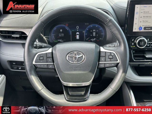 Used 2023 Toyota Highlander Limited AWD/4WD image 20