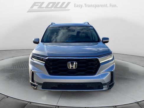 Certified 2023 Honda Pilot Touring image 3