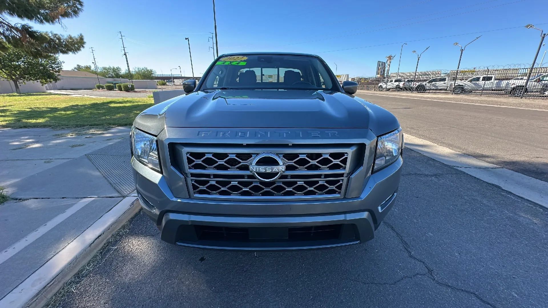 Used 2022 Nissan Frontier SV AWD/4WD image 8
