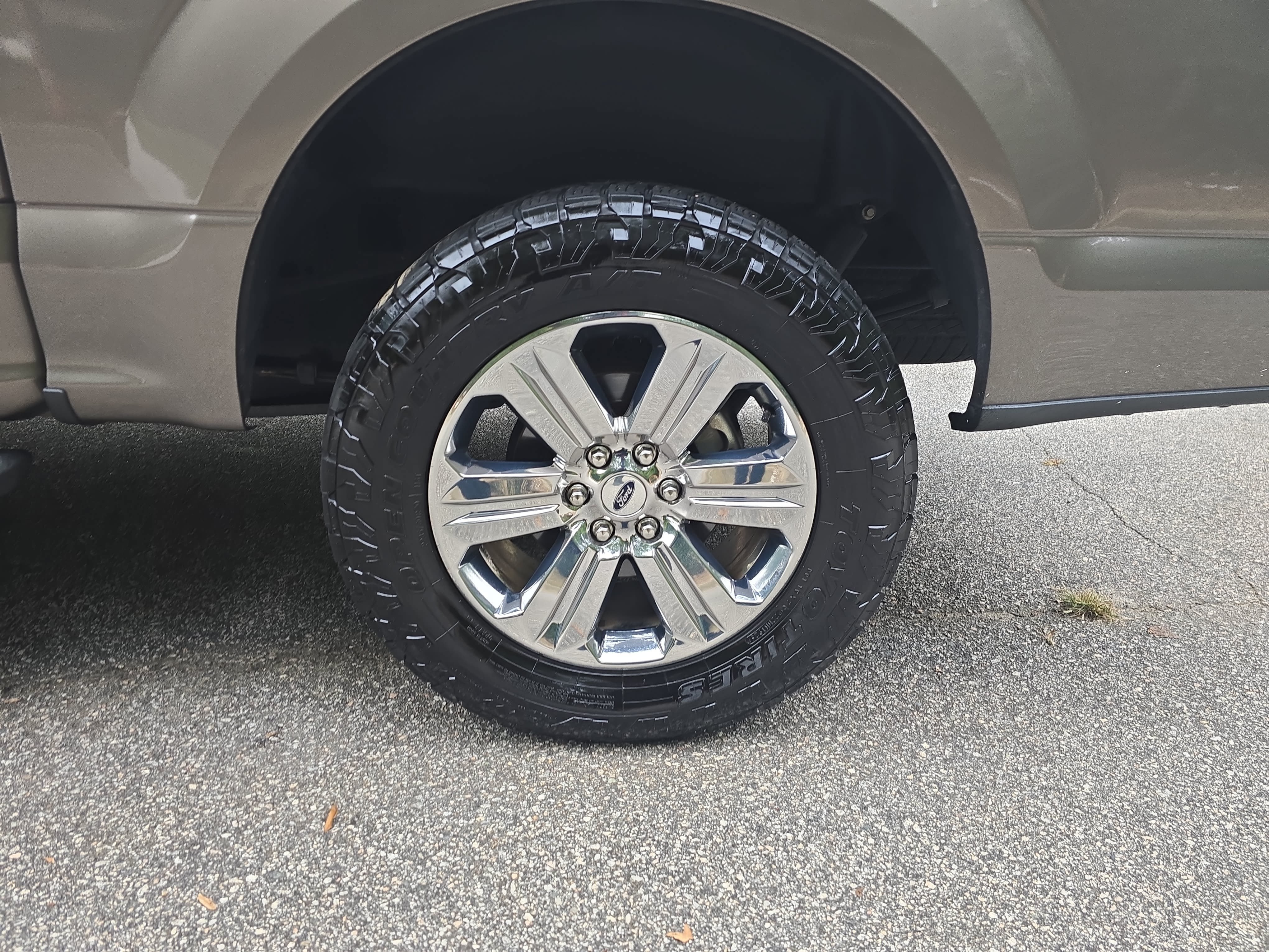 Used 2019 Ford F150 XLT w/ Equipment Group 302A Luxury AWD/4WD image 32