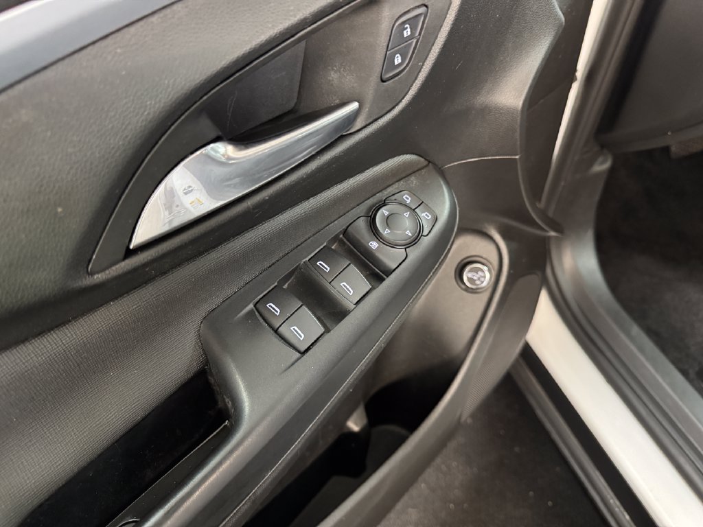 Used 2024 Buick Envista Preferred w/ Convenience I Package FWD image 23