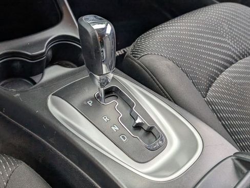 Used 2017 Dodge Journey SE w/ Flexible Seating Group image 25