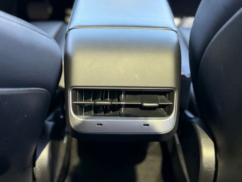 Used 2021 Tesla Model Y Long Range image 49