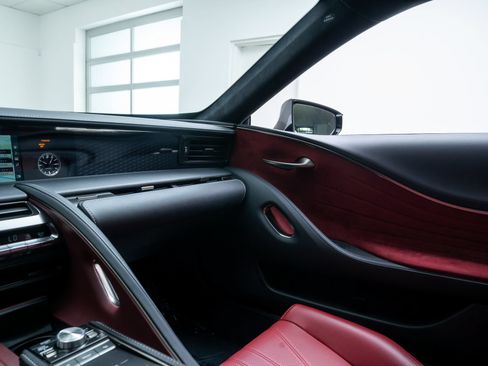 Used 2018 Lexus LC 500 Coupe w/ Touring Package RWD image 11