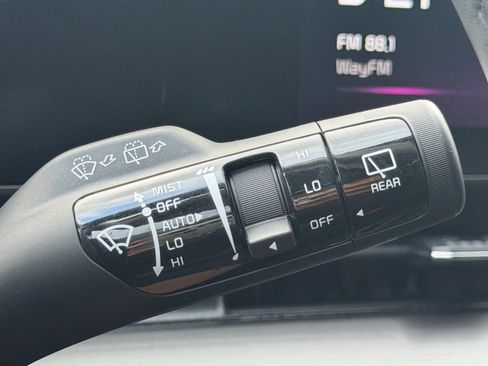 Certified 2025 Kia Sportage EX w/ Premium Package FWD image 32