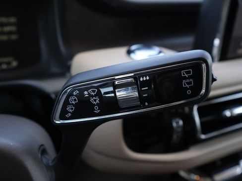 Used 2023 Lincoln Aviator Reserve w/ Equipment Group 201A RWD image 46