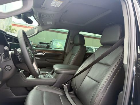 Used 2023 GMC Sierra 1500 Denali w/ Denali Reserve Package AWD/4WD image 7