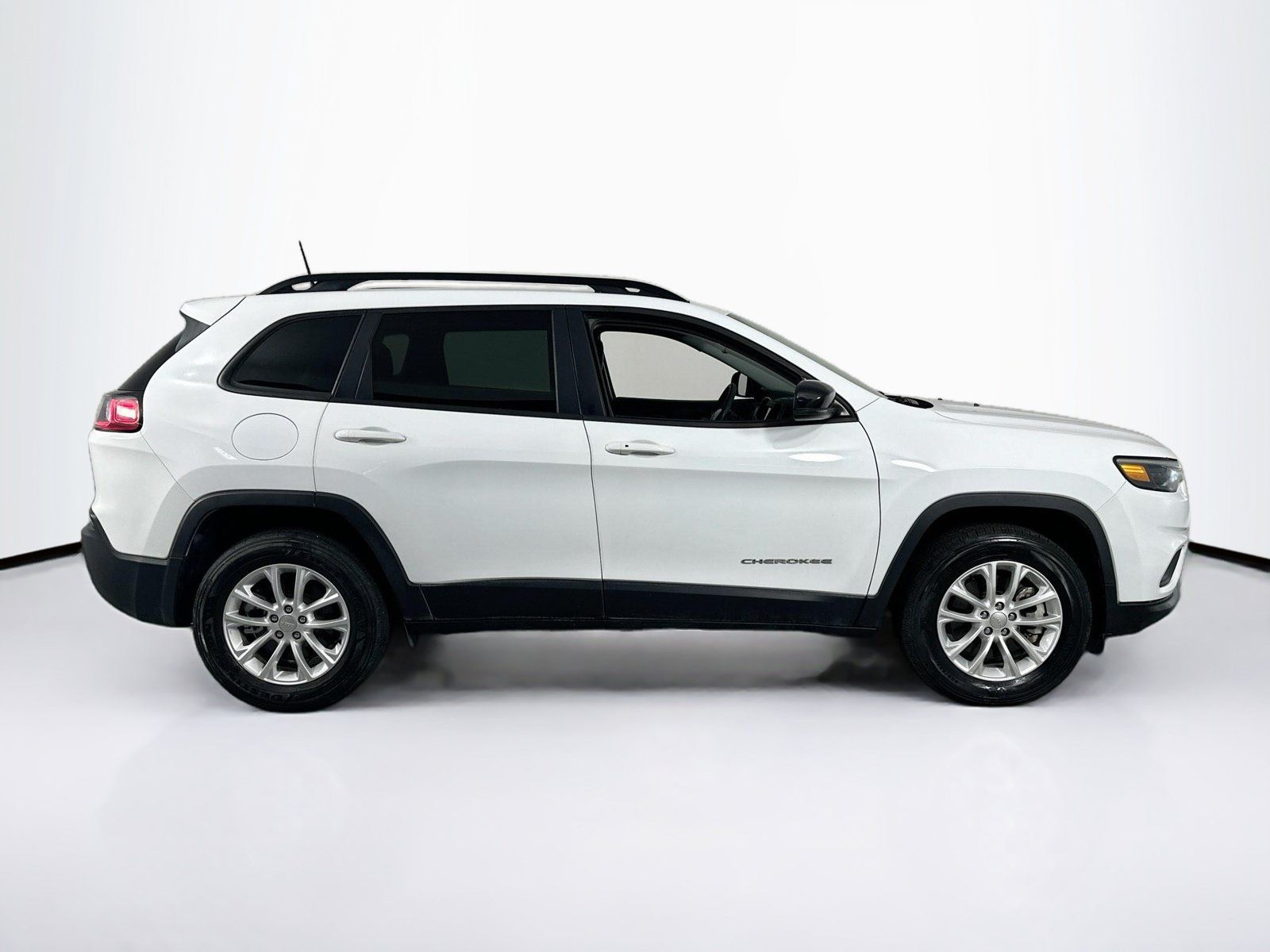 Used 2022 Jeep Cherokee Latitude Lux AWD/4WD image 4