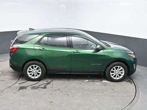 Used 2018 Chevrolet Equinox LS image 30