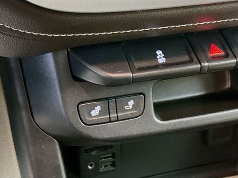 Used 2020 GMC Canyon SLE w/ SLE Convenience Package image 20