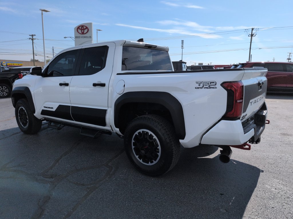 Used 2026 Toyota Tacoma TRD Off-Road AWD/4WD image 3