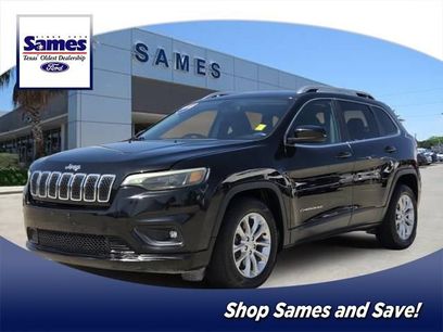 Used 2019 Jeep Cherokee Latitude w/ Popular Appearance Group