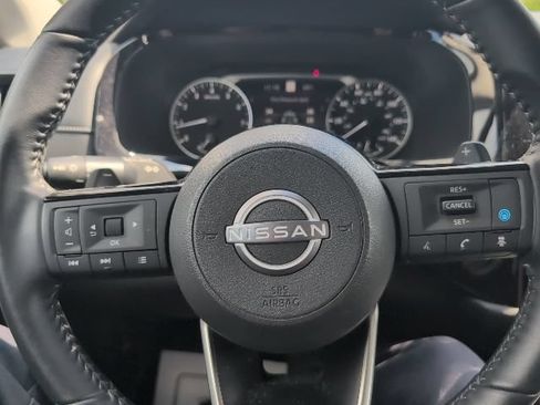 Used 2024 Nissan Pathfinder SL AWD/4WD image 15