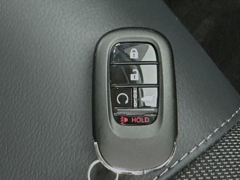 Used 2025 Honda Pilot EX-L image 40