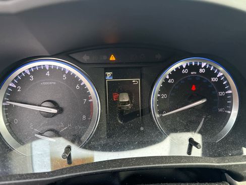 Used 2017 Toyota Highlander XLE image 8