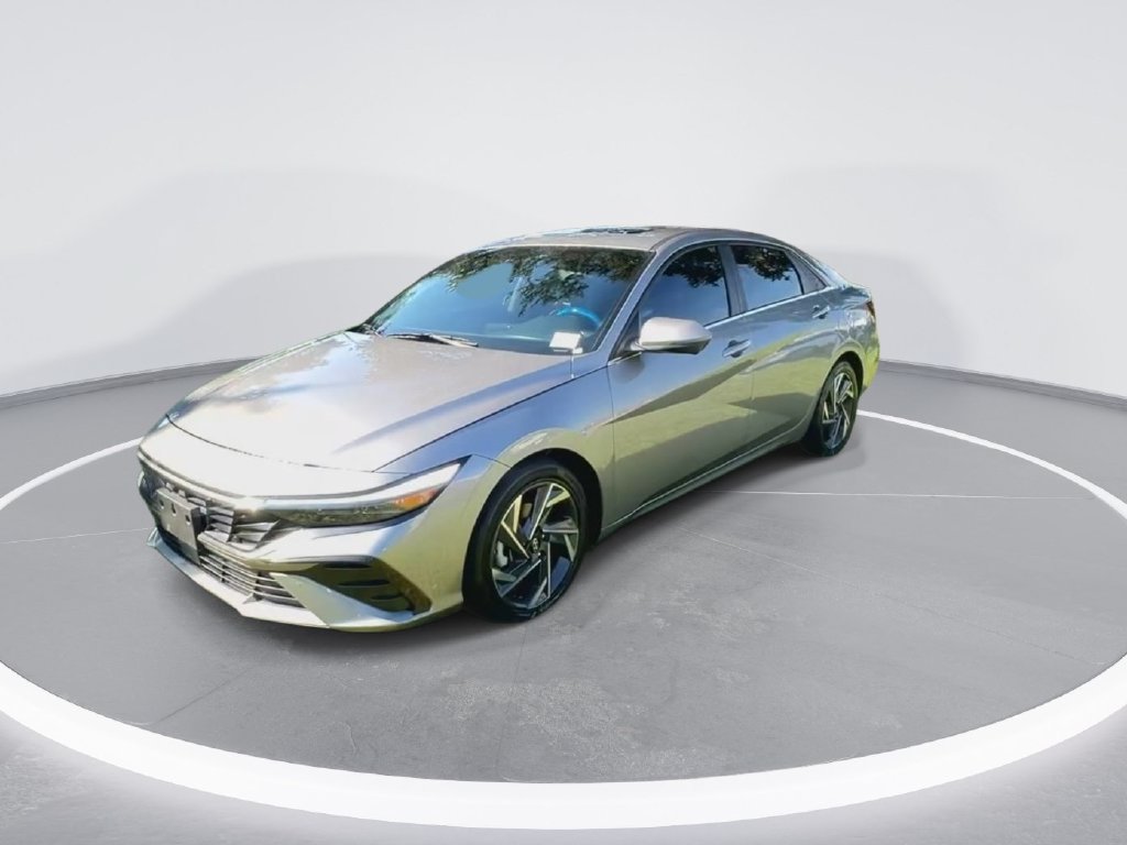 Used 2024 Hyundai Elantra Limited FWD image 4