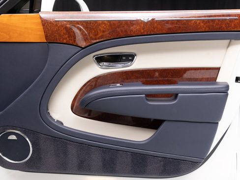 Used 2017 Bentley Mulsanne RWD image 61