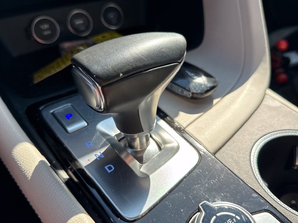 Used 2025 Genesis G70 2.5T AWD/4WD image 27