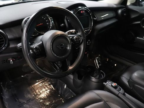 Used 2021 MINI Cooper 2-Door Hardtop w/ Storage Package image 10