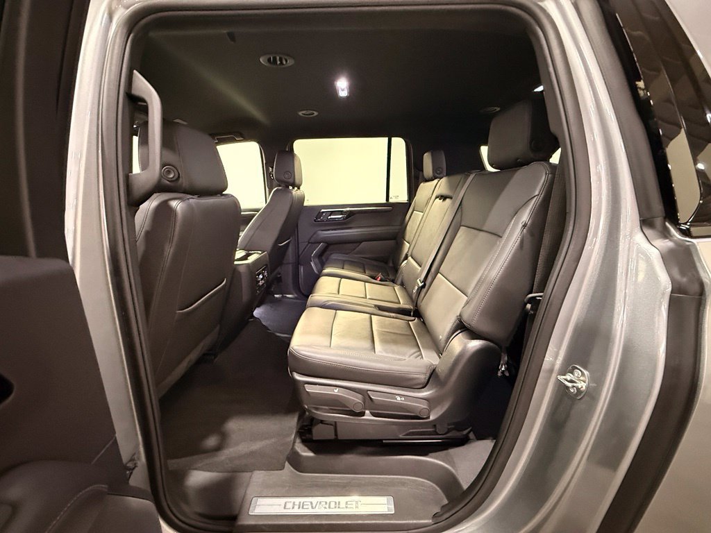 Certified 2025 Chevrolet Suburban Z71 AWD/4WD image 17