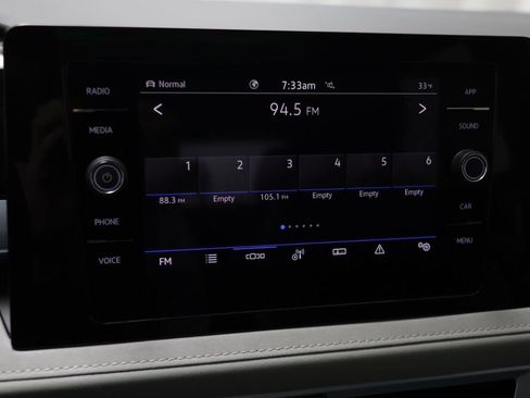 New 2026 Volkswagen Taos SE image 9