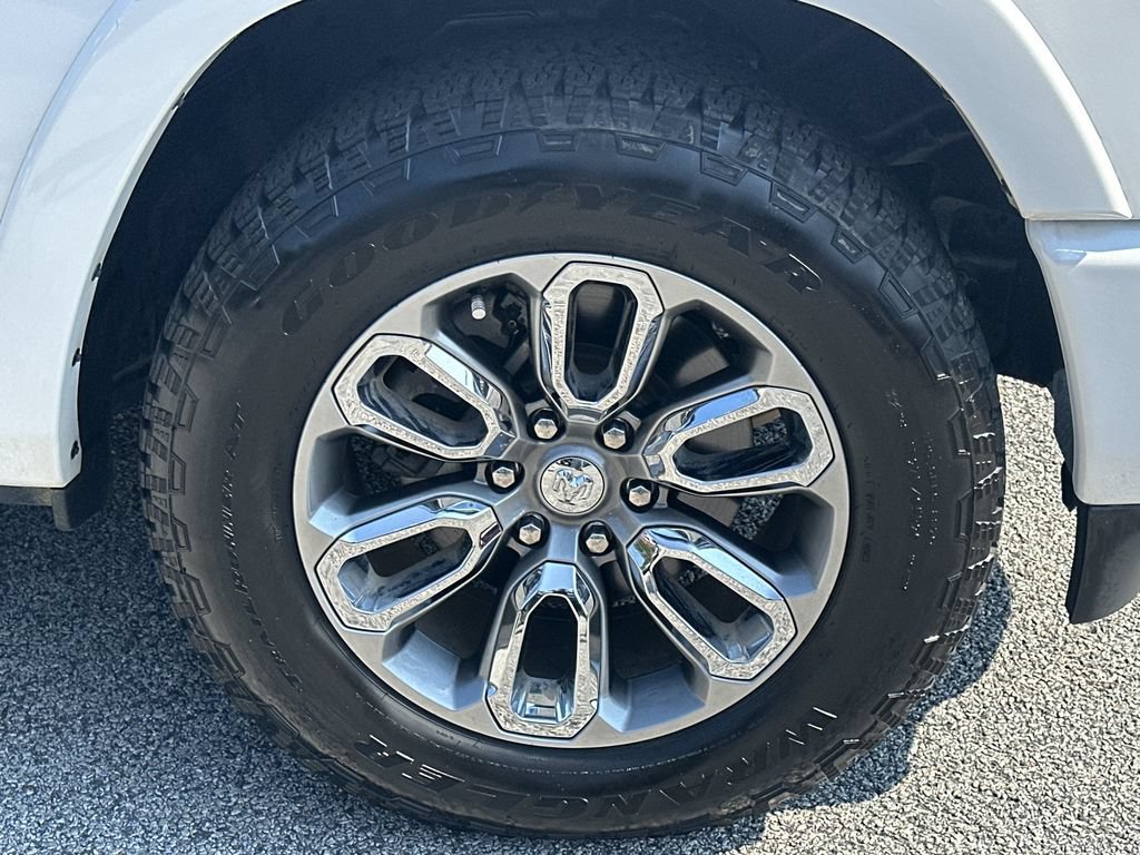 Used 2021 RAM 1500 Laramie w/ Sport Appearance Package AWD/4WD image 12